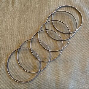 Set of 6 bangle bracelets